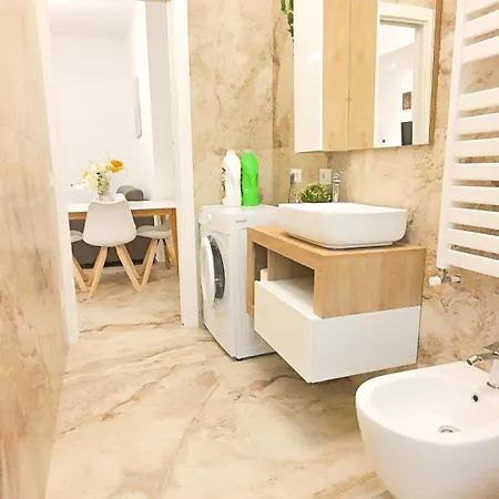 Luxury Rome By The Sea Apartment